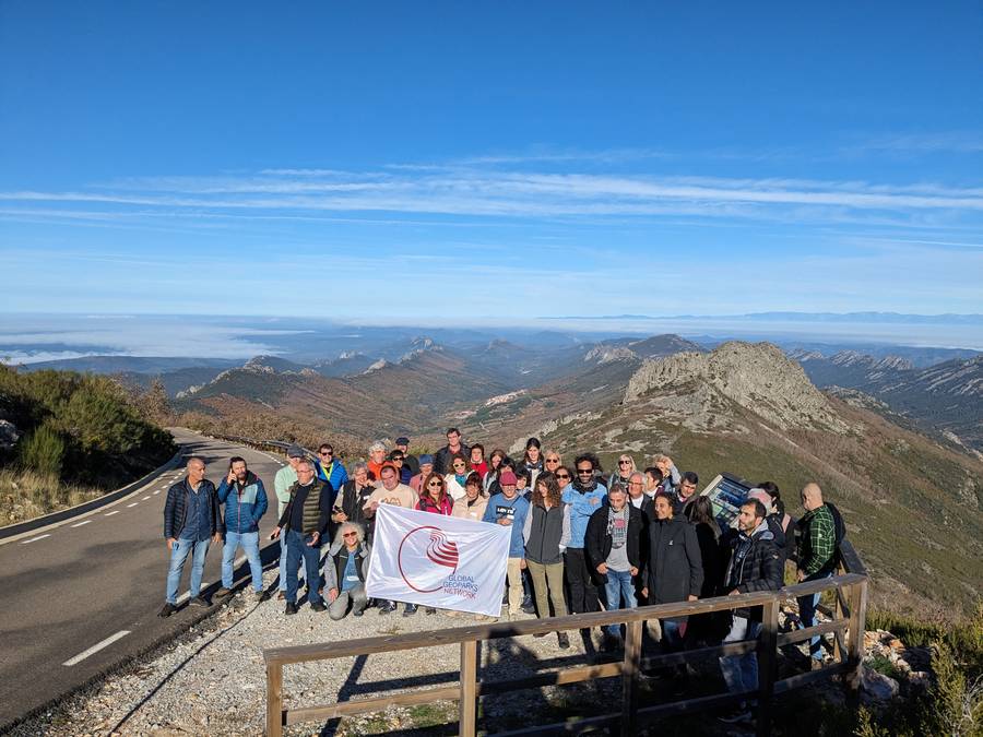 Geoparkea participa en un viaje de familiarización con el geoparque de Las Loras a Villuercas-Ibores-Jara